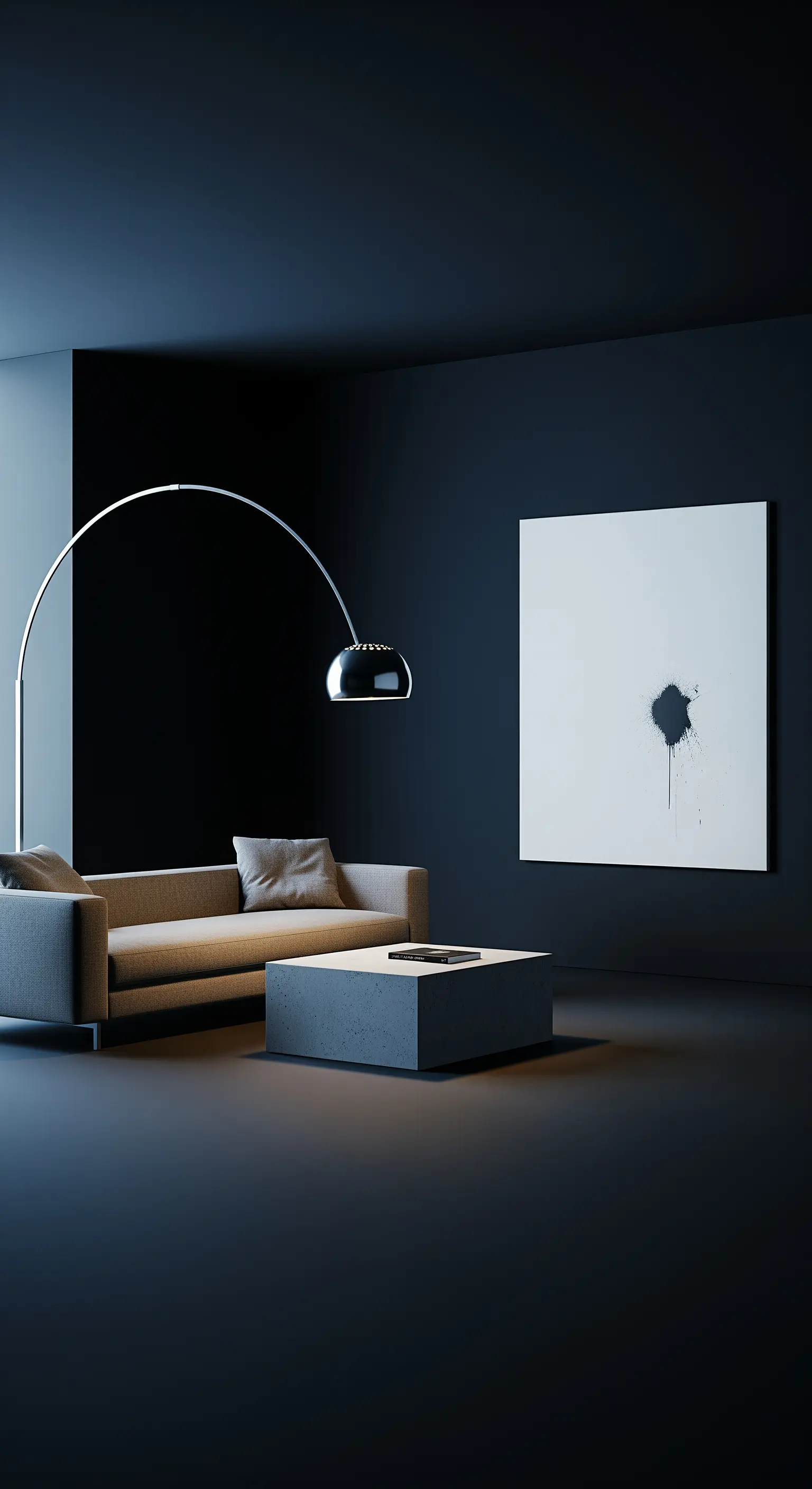 Spazio minimalista con pareti e pavimento neri, un divano beige e un'opera d'arte bianca.