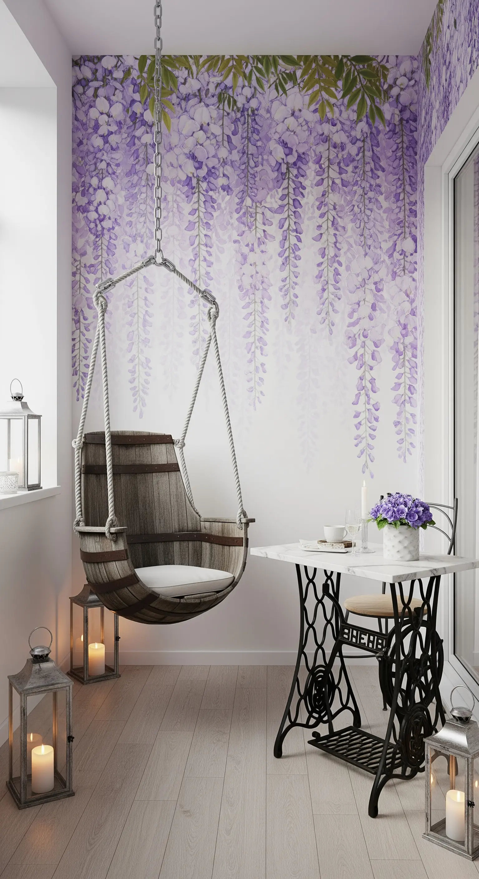 Balcone con murale di glicini, una sedia sospesa ricavata da una botte e un tavolo vintage.