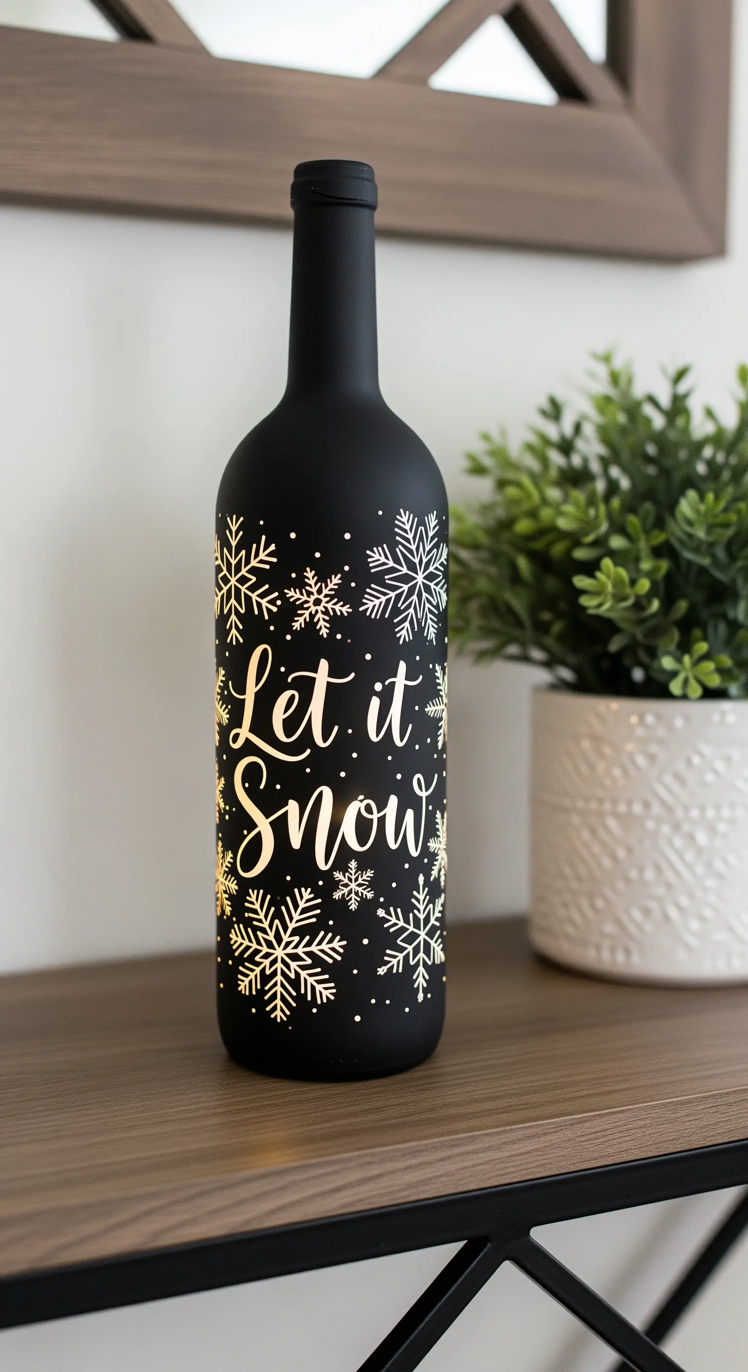 Bottiglia nera opaca con scritta bianca 