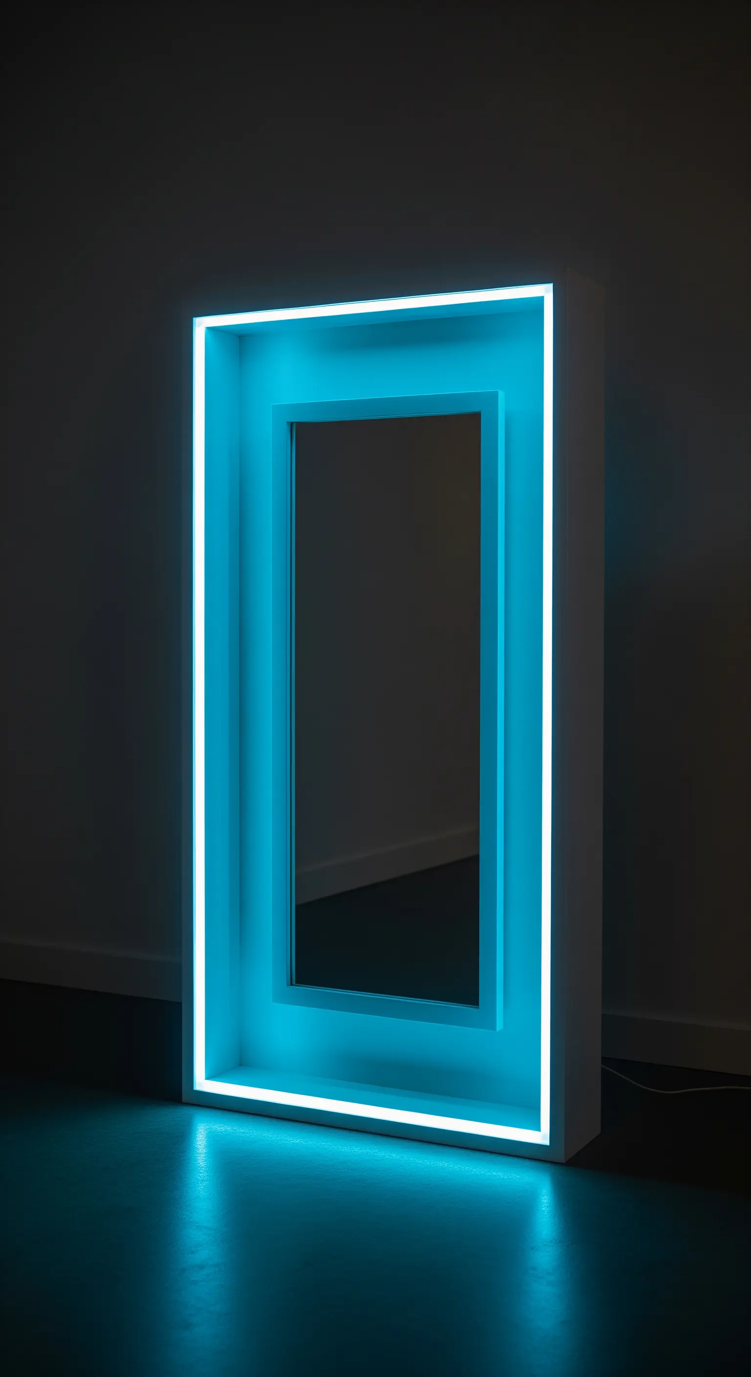 Cornice photobooth minimalista bianca con doppio profilo di luce LED blu e specchio centrale.